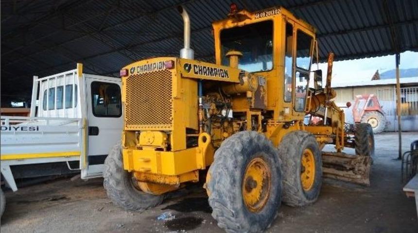 Dalaman Belediyesi Ara&ccedil; Parkını Yeniliyor