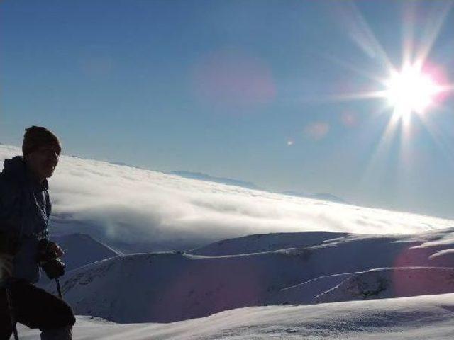 Dağcılardan Yüksekova'daki Kandil Dağı'na Ilk Tırmanış