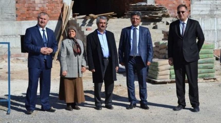 İl&ccedil;e Milli Eğitim M&uuml;d&uuml;r&uuml; Kocag&ouml;z, Okul İnşaatında İncelemelerde Bulundu