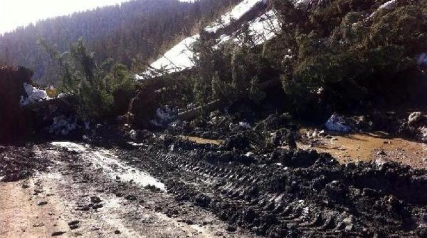 Kastamonu-Ankara Yolunda Heyelan