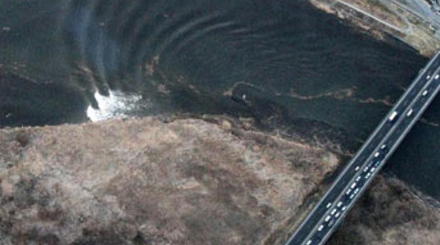 Sular &ccedil;ekildi, felaketin boyutu ortaya &ccedil;ıkıyor