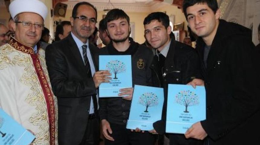 Gaziantep&rsquo;Te Işitme Engelliler Işaret Diliyle Hutbe Dinledi