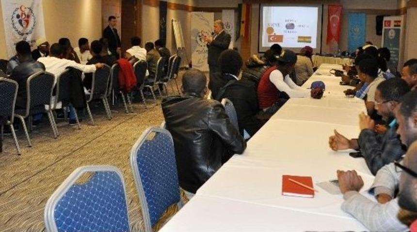 Ne&uuml; Rekt&ouml;r&uuml; Ganalı &Ouml;ğrencilerle Bir Araya Geldi