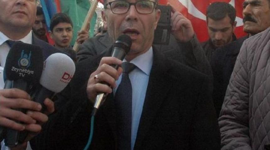 Cuma Namazı &Ccedil;ıkışı Ermenistan Protestosu