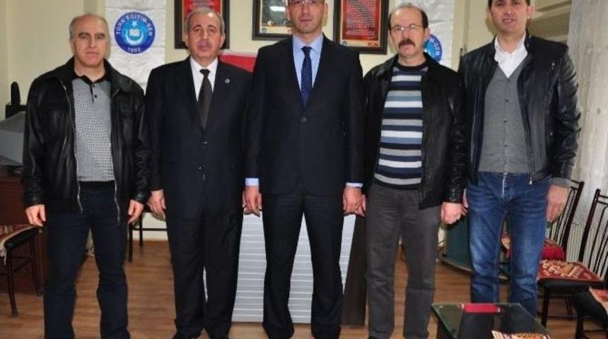 Mhp&rsquo;li Aday Adayı &Ouml;zbayram Ziyaretlerini S&uuml;rd&uuml;r&uuml;yor