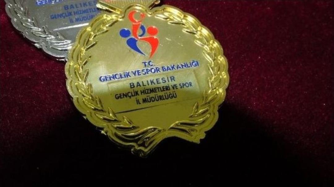 Burhaniyeli Halterciler Balıkesir&rsquo;i Temsil Edecek