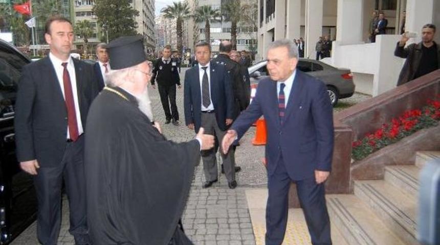 Patrik Bartholomeos, İzmir Ziyaretinin Ilk G&uuml;n&uuml;nde Ayin Y&ouml;netti (2)