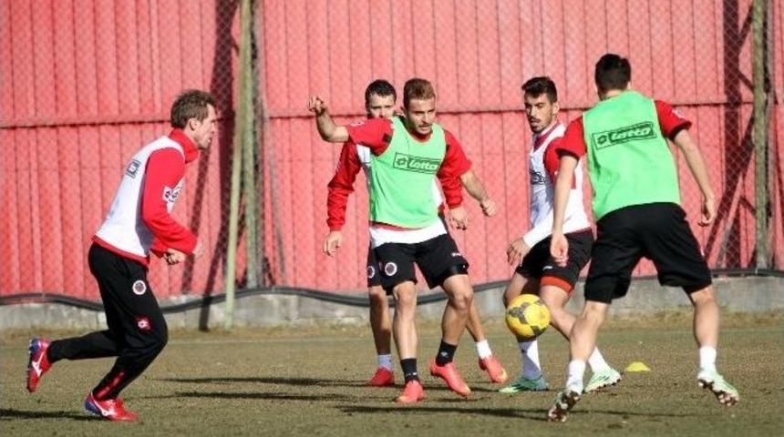 Gen&ccedil;lerbirliği&rsquo;nde &rsquo;timsah&rsquo; Mesaisi