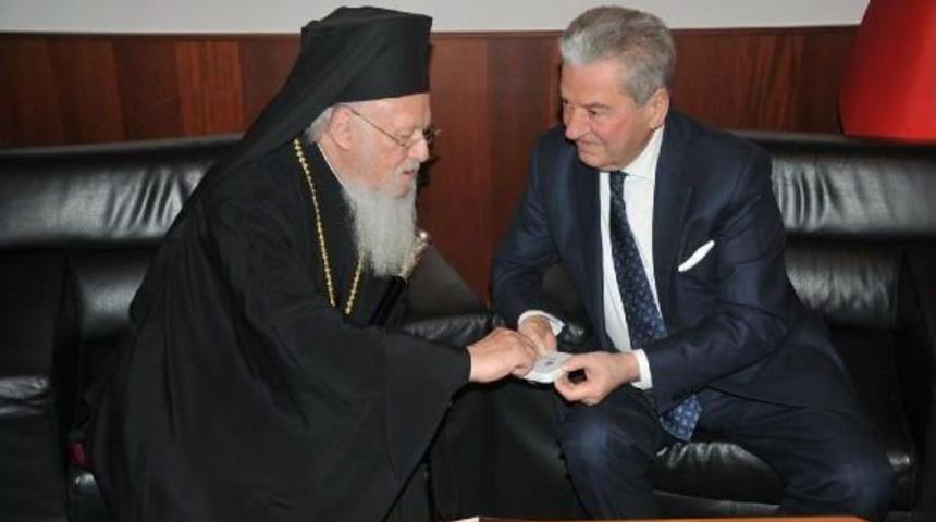 Patrik Bartholomeos, İzmir Ziyaretinin Ilk G&uuml;n&uuml;nde Ayin Y&ouml;netti (3)