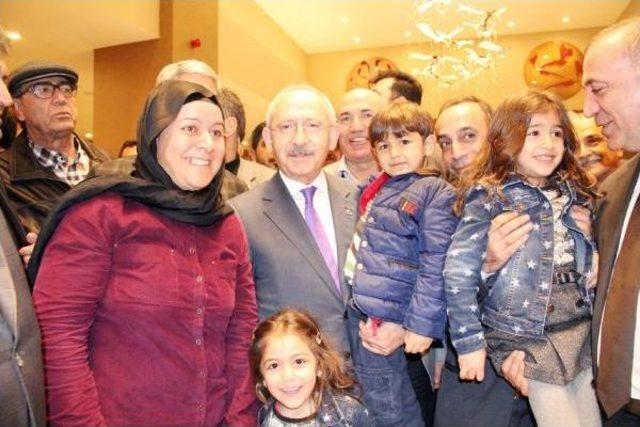 Kılıçdaroğlu Ve Yardımcıları, Kapısı Açılmayan Minibüste Kaldı