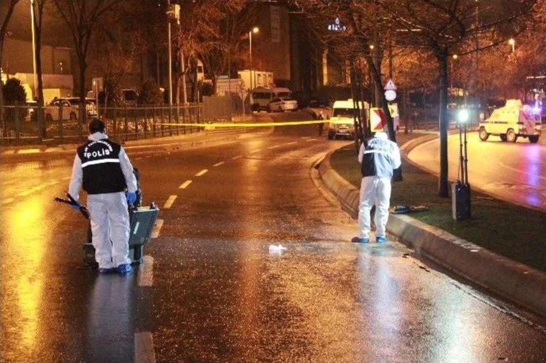 Ak Parti İl Binası &Ouml;n&uuml;nde Hareketli Dakikalar