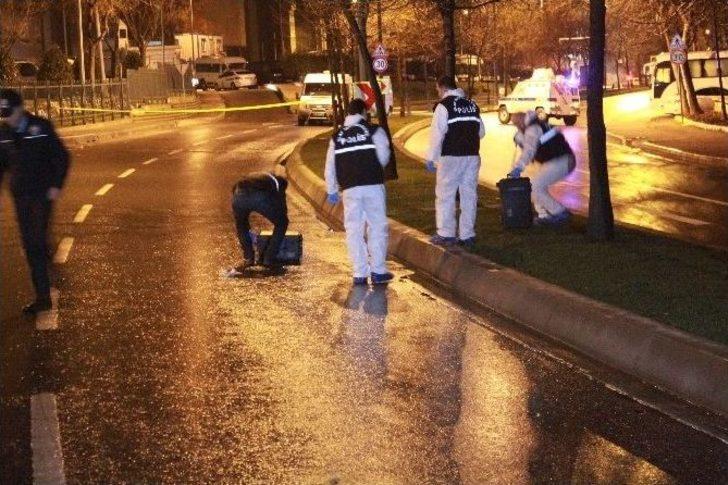 Ak Parti İl Binası Önünde Hareketli Dakikalar İstanbul Haberleri