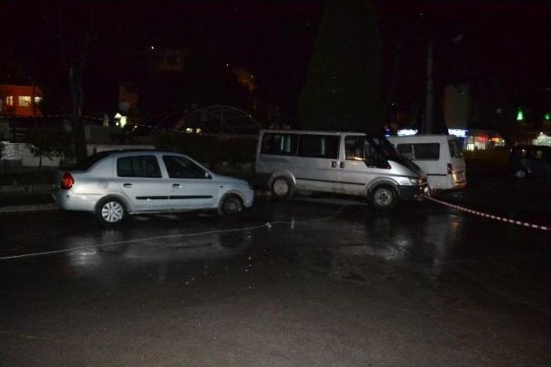 Fırtına Ve Yağmur Ağa&ccedil; Devirdi, Elektrik Tellerini Kopardı