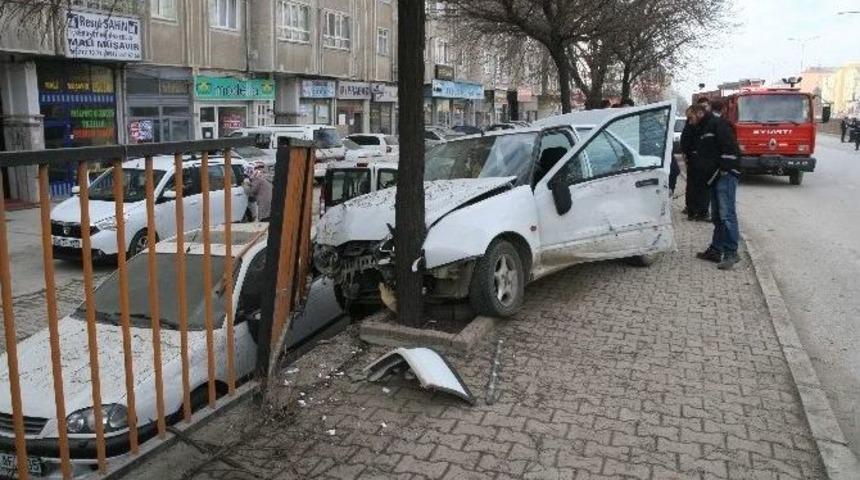Yozgat&rsquo;ta Trafik Kazası:4 Yaralı