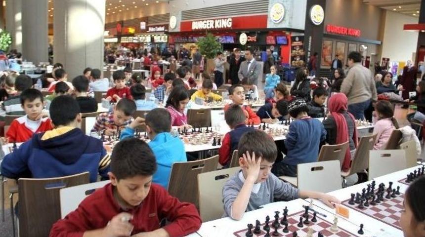 Satrancın Ustaları Piazza&rsquo;da Yarıştı