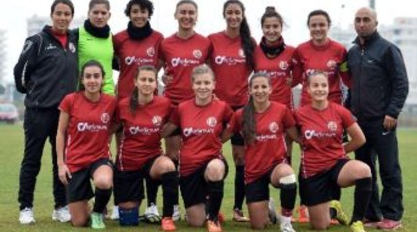 Paşa&rsquo;nın Kadın Kramponları Galibiyet Arıyor