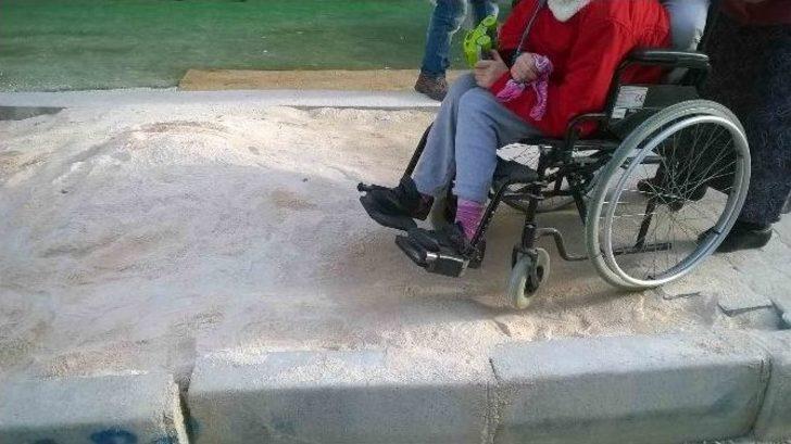 Kuşadası’nda Engellilerden Kaldırımlarda Düzenleme İsteği G5