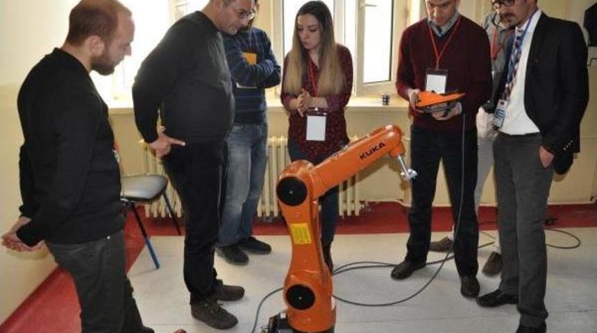 Cumhuriyet &Uuml;niversitesi'nde Robot Programcısı Yetiştirilecek