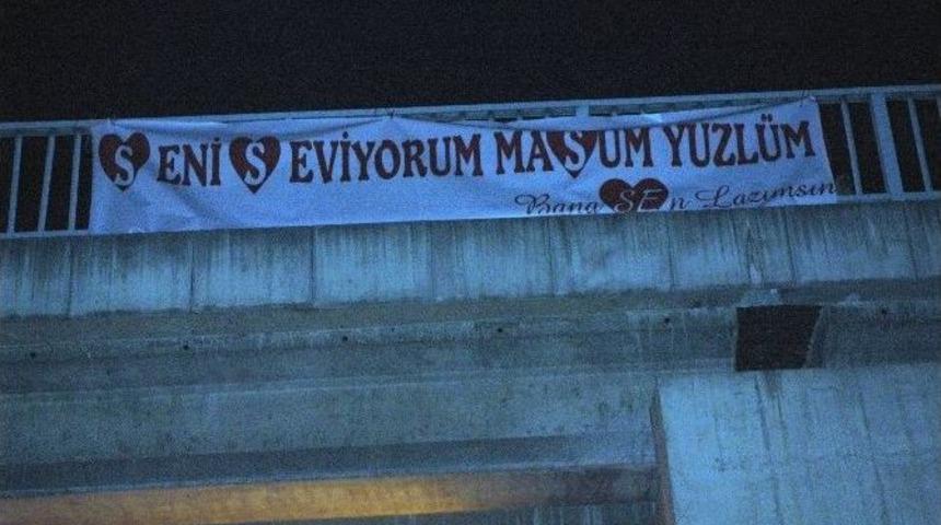 Aşkını Viyad&uuml;ğe Yazdı