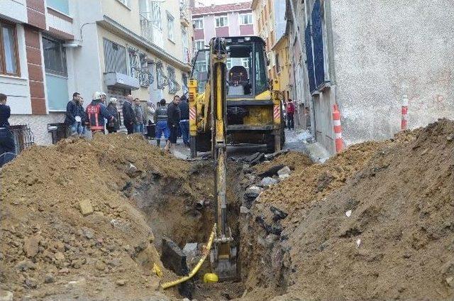 İş Makinesi Doğalgaz Borusunu Patlattı