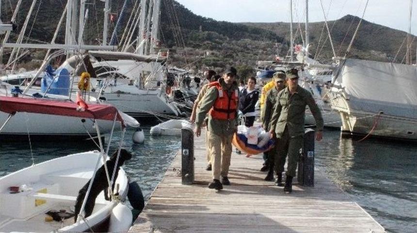 Marmaris A&ccedil;ıklarında Ka&ccedil;akları Taşıyan Tekne Battı