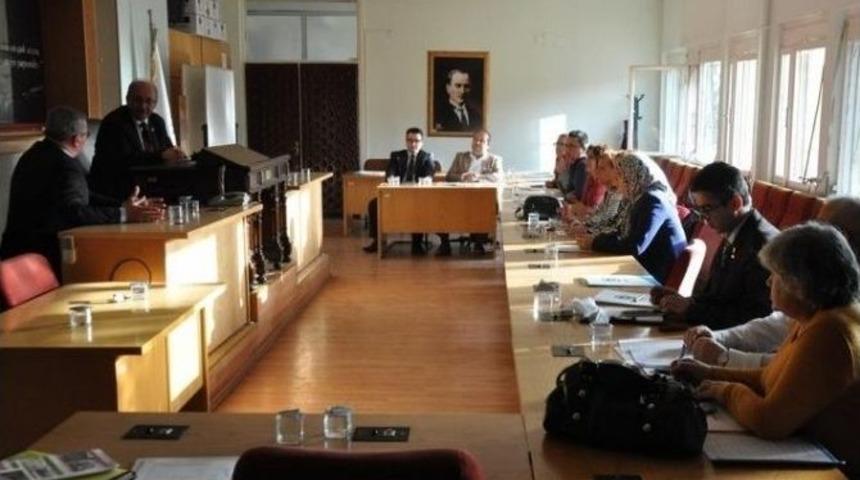 Tekirdağ Büyükşehir Belediye Başkanı Albayrak, Büyükşehir Kent Konseyinin İlk Yürütme Kurulu Toplantısına Katıldı