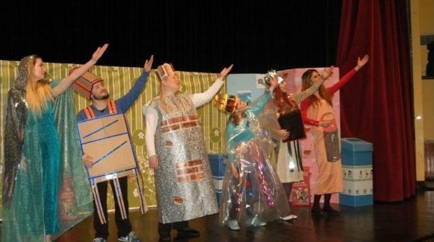 Temiz Şehir Yıldırım Tiyatro Sahnesinde