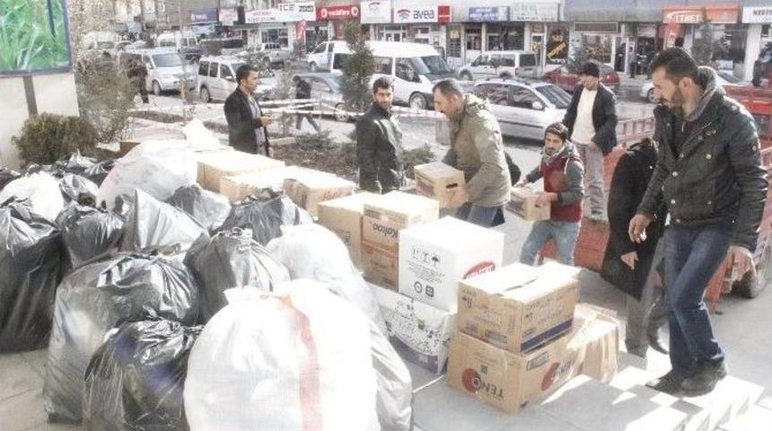 Hakkari&rsquo;de Kobani&rsquo;ye Yardımlar Devam Ediyor