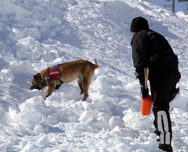 Erciyes Kayak Merkezi’Nde Çığ Tatbikatı