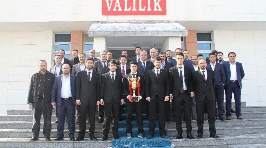 Ağrı Gen&ccedil;lerbirliği Spor, Vali Tekinarslan&rsquo;ı Ziyaret Etti
