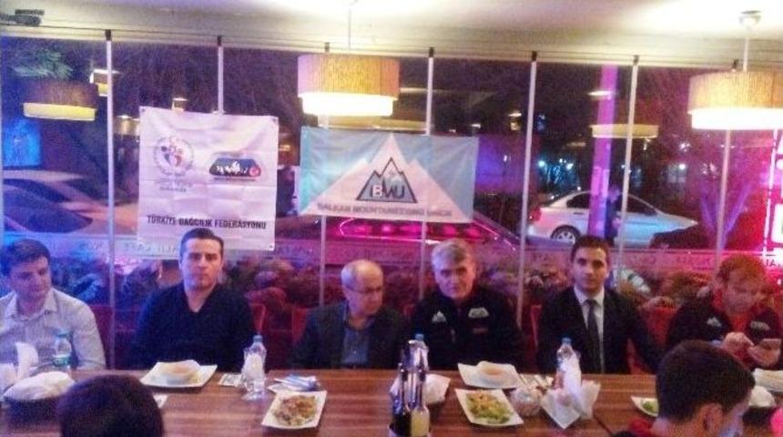 Ağrı&rsquo;da 41 Dağcıya Fırtına Engeli