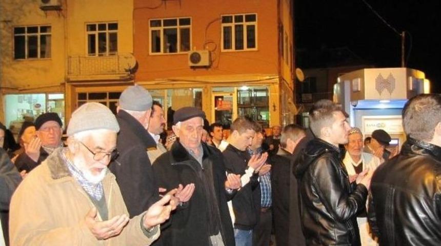 Hisarcık&rsquo;ta Umre Kafilesi Dualarla Uğurlandı