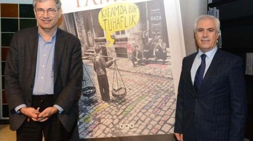 Orhan Pamuk Nil&uuml;fer&rsquo;de Okurlarıyla Buluştu