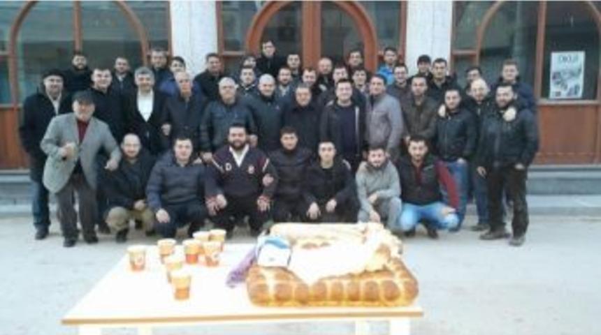 Gen&ccedil;ler Sabah Namazında Buluştu