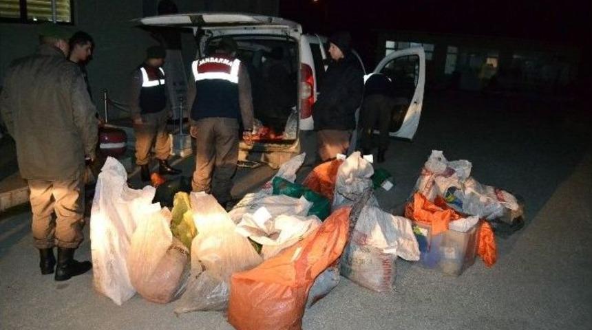 1 Ton Ka&ccedil;ak Eti İstanbul&rsquo;a G&ouml;t&uuml;rmeye &Ccedil;alışırken Yakalandılar