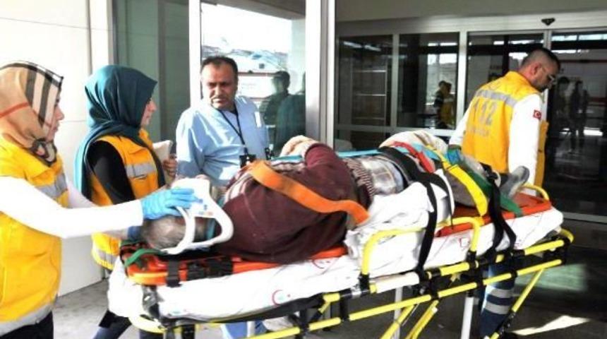 4 Metre Y&uuml;kseklikteki Iskeleden D&uuml;şen Iş&ccedil;i Ağır Yaralandı