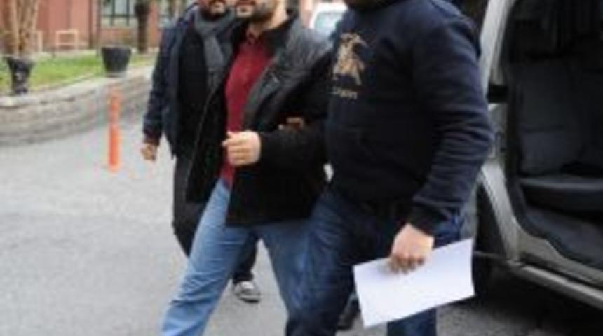 G&ouml;zaltına Alınan Polis, Sağlık Kontrol&uuml;nden Ge&ccedil;irildi