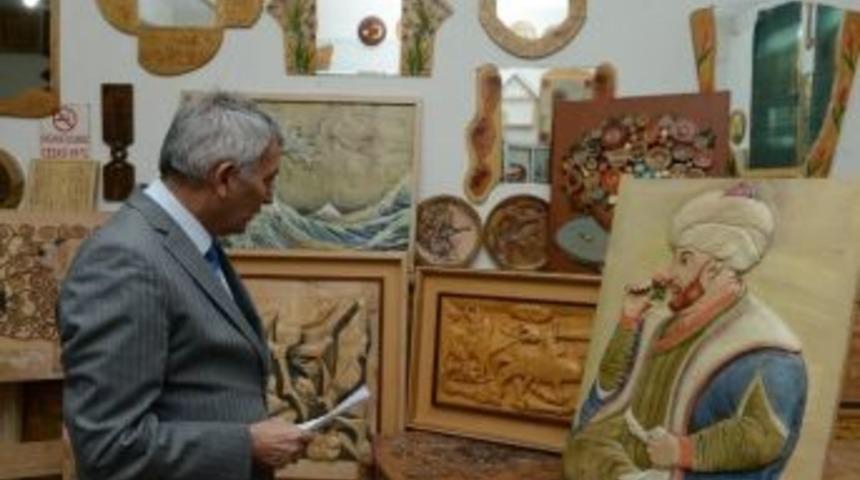 D&uuml;nyaca &Uuml;nl&uuml; Tablolar 3 Boyutlu Ahşaba İşlendi