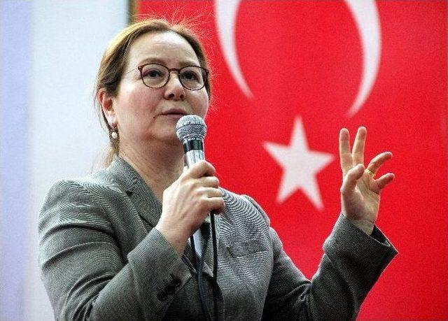 Ruhsar Demirel’den ‘postacı Ve Tavuk’ Yorumu