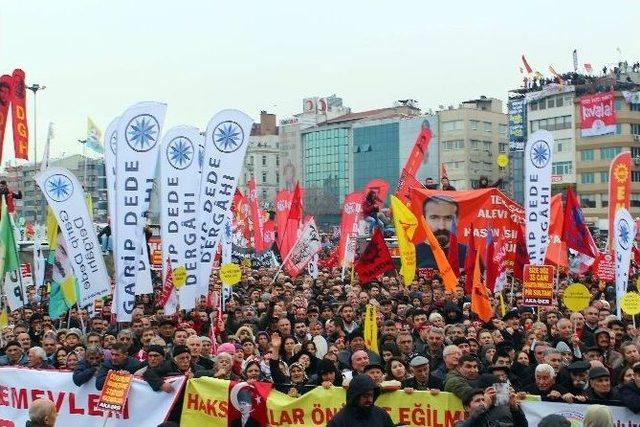 Kadıköy’de Büyük Alevi Mitingi