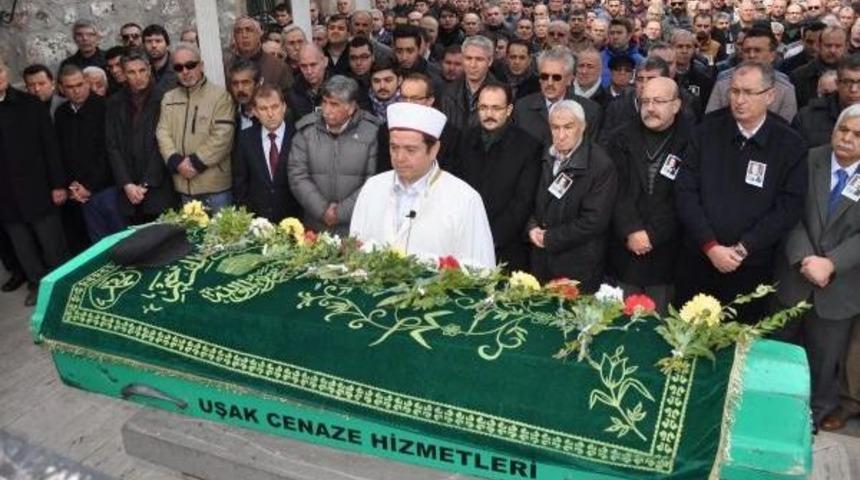 Uşak'ın Duayen Gazetecisi Coşkun &Ouml;zler Yaşamını Yitirdi