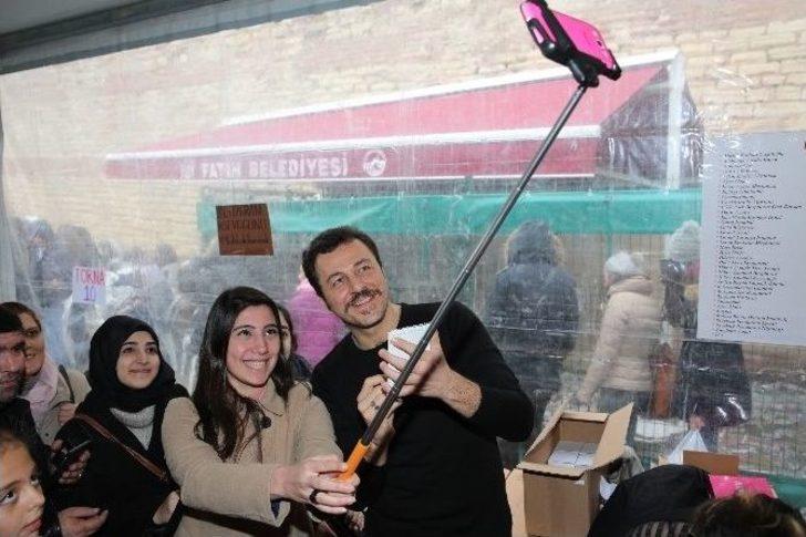 Ünlüler Sahipsiz Hayvanlara Destek İçin Buluştu G1