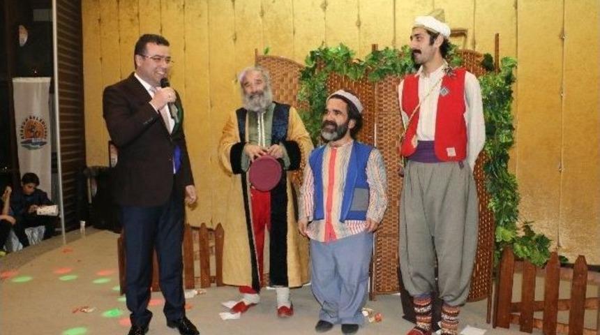 &Ccedil;aycı H&uuml;seyin &Ccedil;ocukları Eğlendirdi