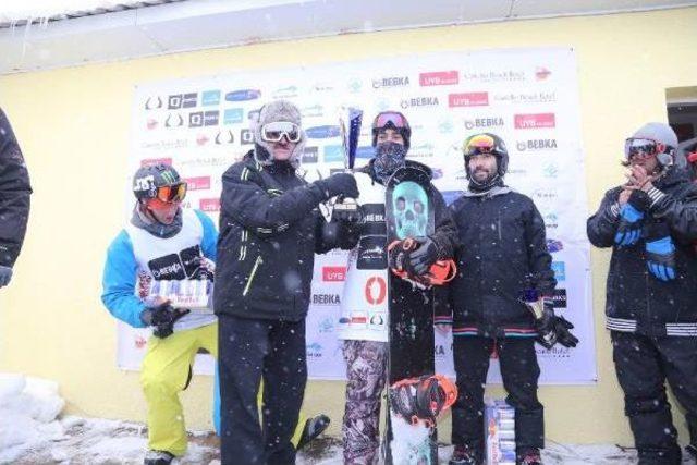 Uludağ Snowboard Şenliği Nefes Kesti