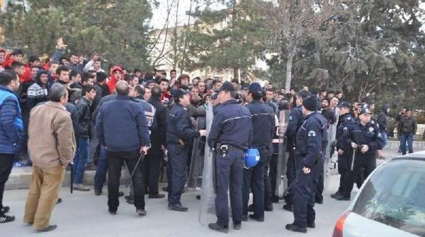 &Ccedil;orum'da Zonguldaklı Taraftarlar Olay &Ccedil;ıkardı