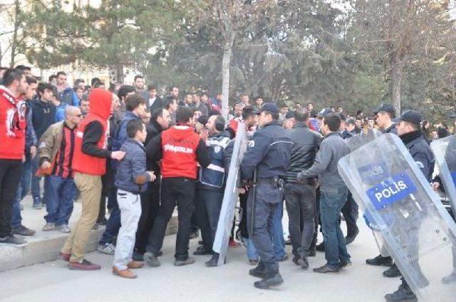 Çorum'da Zonguldaklı Taraftarlar Olay Çıkardı