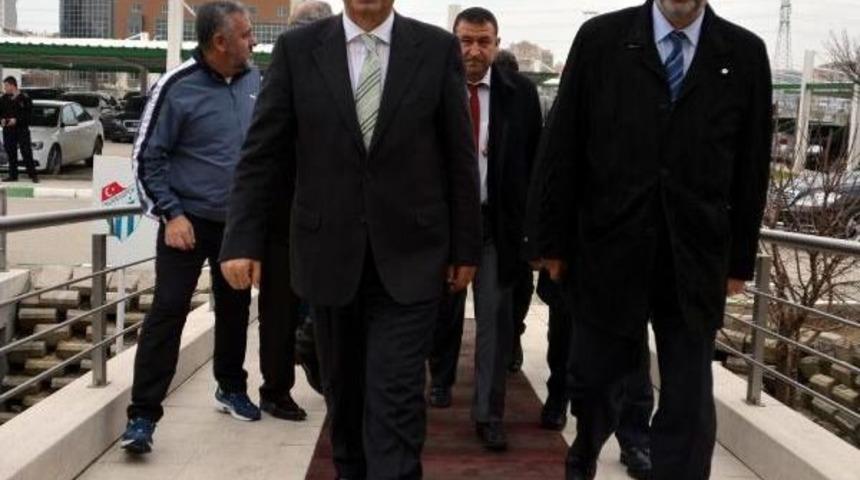 &Ccedil;alışma Ve Sosyal G&uuml;venlik Bakanı Faruk &Ccedil;elik'ten Bursaspor&rsquo;A Ziyaret