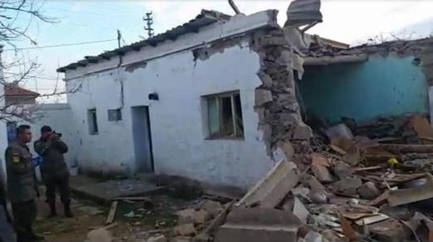 Niğde'de T&uuml;p Patladı: 3 Ev Harabeye D&ouml;nd&uuml;