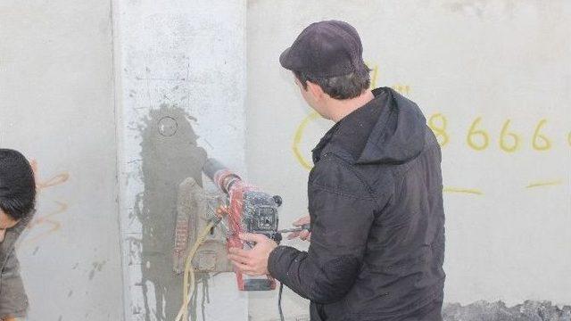 Çerkezköy’de Kapalı Spor Salonuna Deprem Dayanıklılık Testi Yapıldı