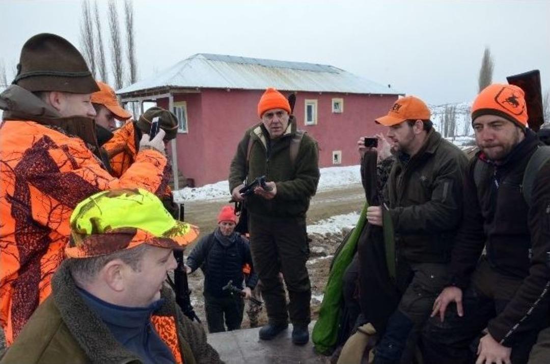 Alman Turistler Tokat&rsquo;ta 35 Domuz Vurdu